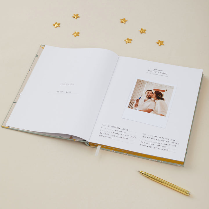 Pregnancy diary baby shower gift