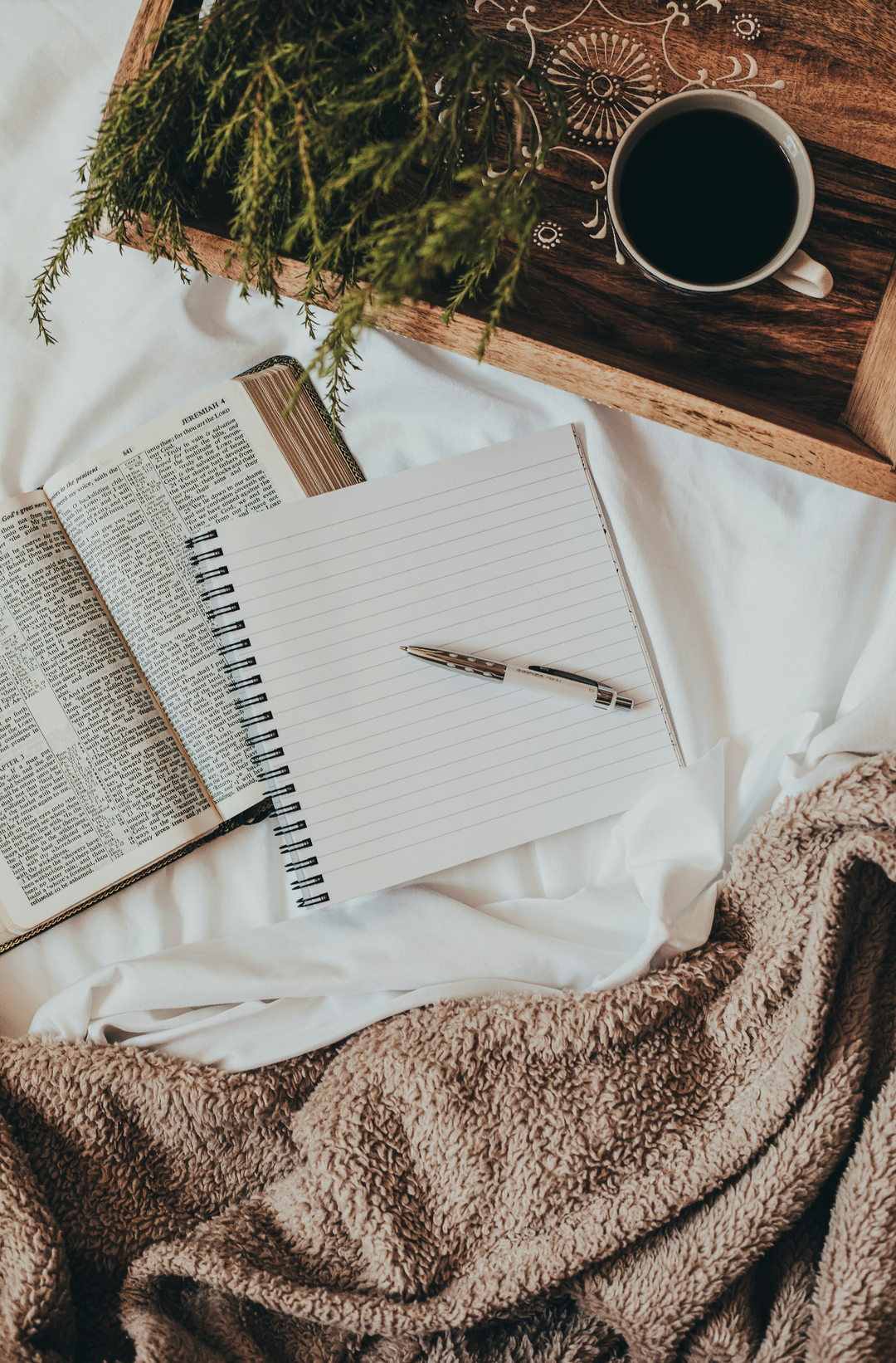 20 Journal Prompts to Support New Mums: Reflect, Heal, and Thrive