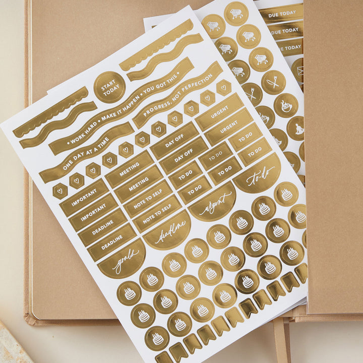 Vertical layout 2025 weekly planner offering equal space for each day of the week, ideal for comprehensive daily planning.