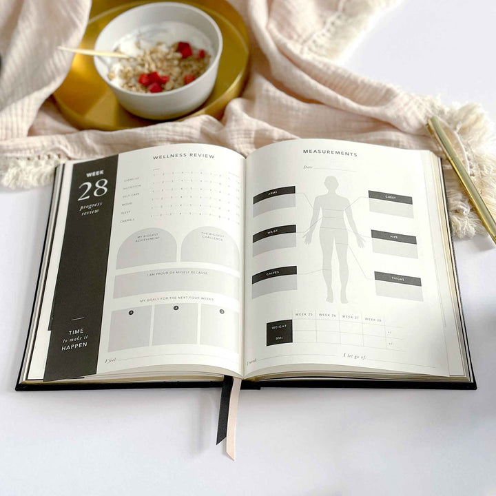 Monthly calendar overview for training logbook