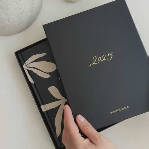 NEW - 2025 Weekly Planner - Flora
