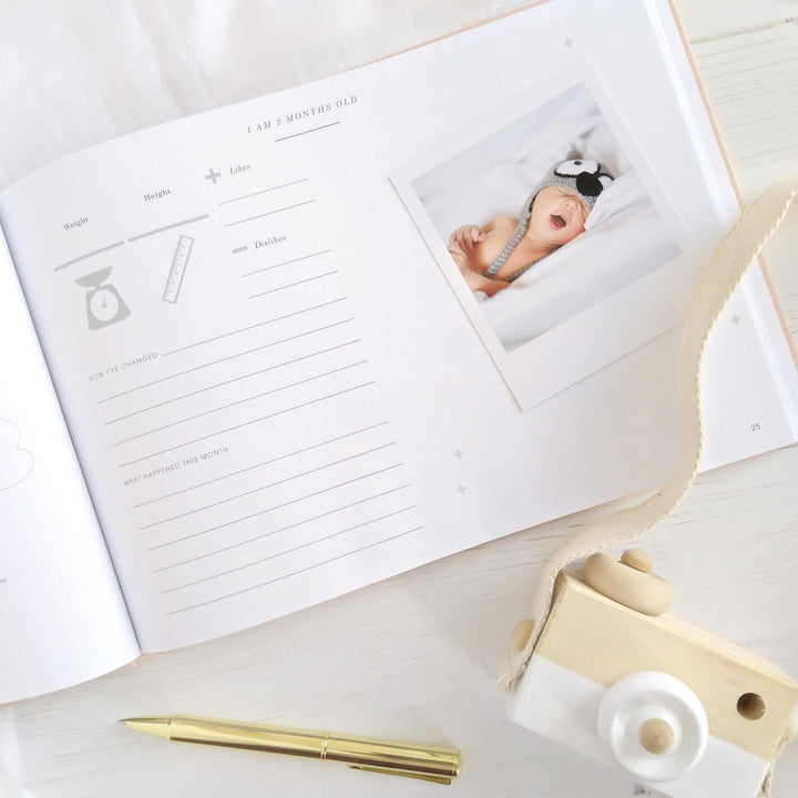 baby scrapbook - baby shower gift