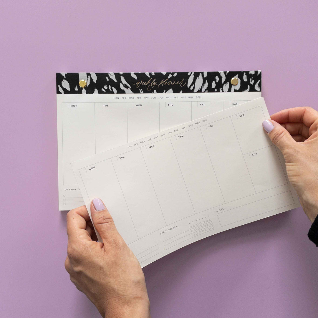 Weekly desk planner